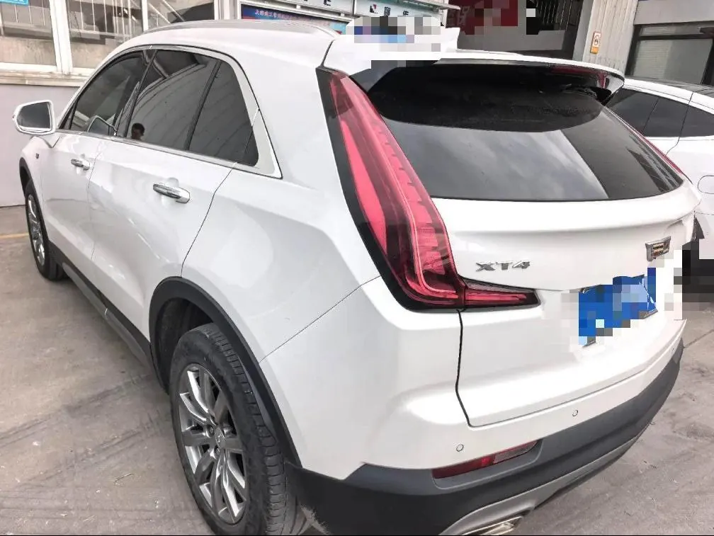 Cadillac 2021 XT4 2.0T 28T Two-Drive Leading Automatic Gear 5