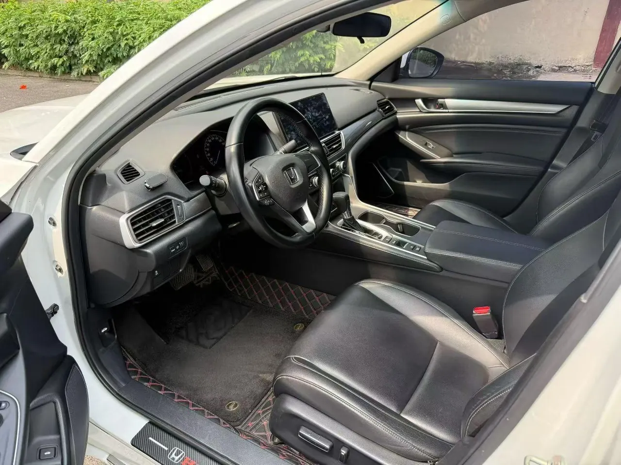 Honda 2022 10th Generation Accord 1.5T Stepless 260TURBO Magic Night Premium Edition Automatic Gear 3