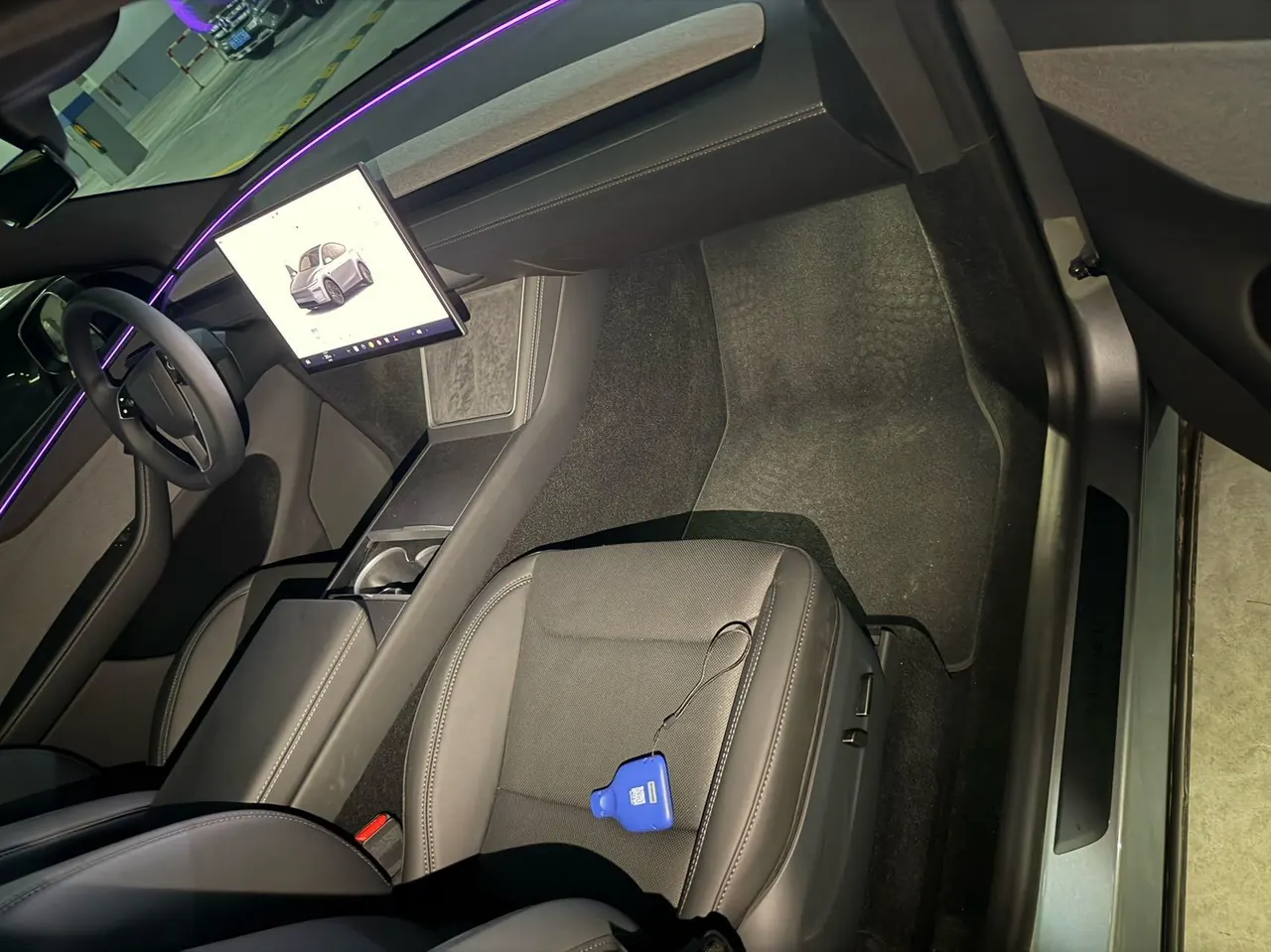 Tesla 2026 Model Y Rear-Wheel-Drive Automatic 6