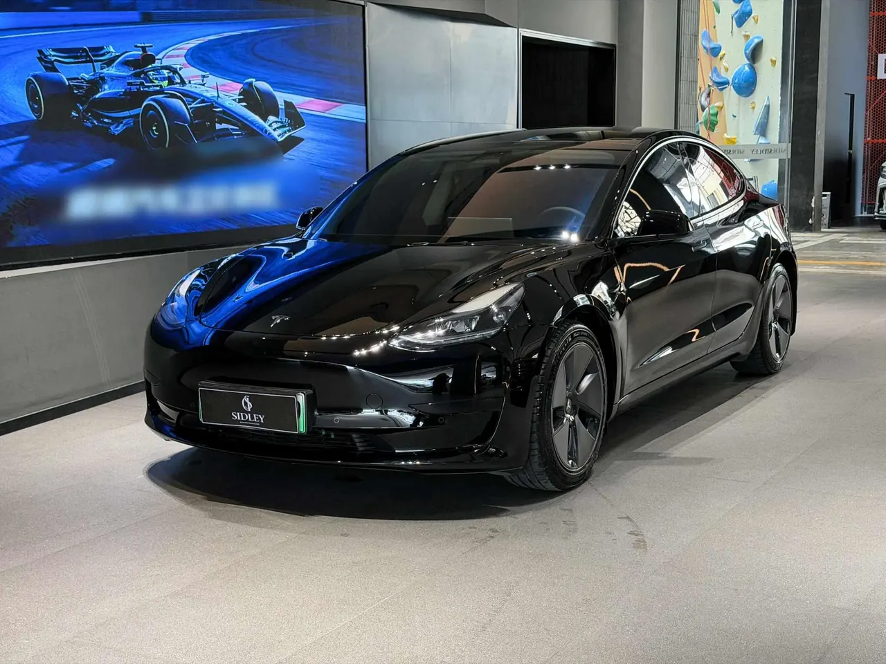 Open image lightbox: Tesla 2022 Model 3 rear-wheel drive version of automatic transmission