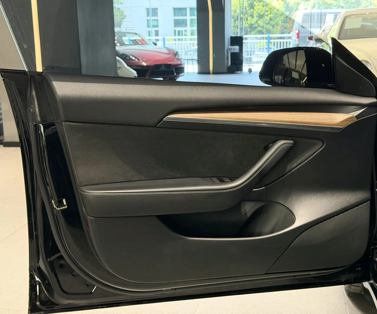 Tesla 2022 Model 3 rear-wheel drive version of automatic transmission 13