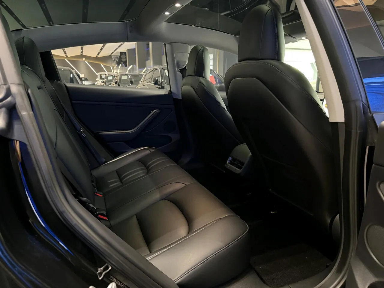 Tesla 2022 Model 3 rear-wheel drive version of automatic transmission 14