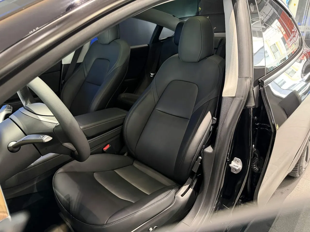 Tesla 2022 Model 3 rear-wheel drive version of automatic transmission 19