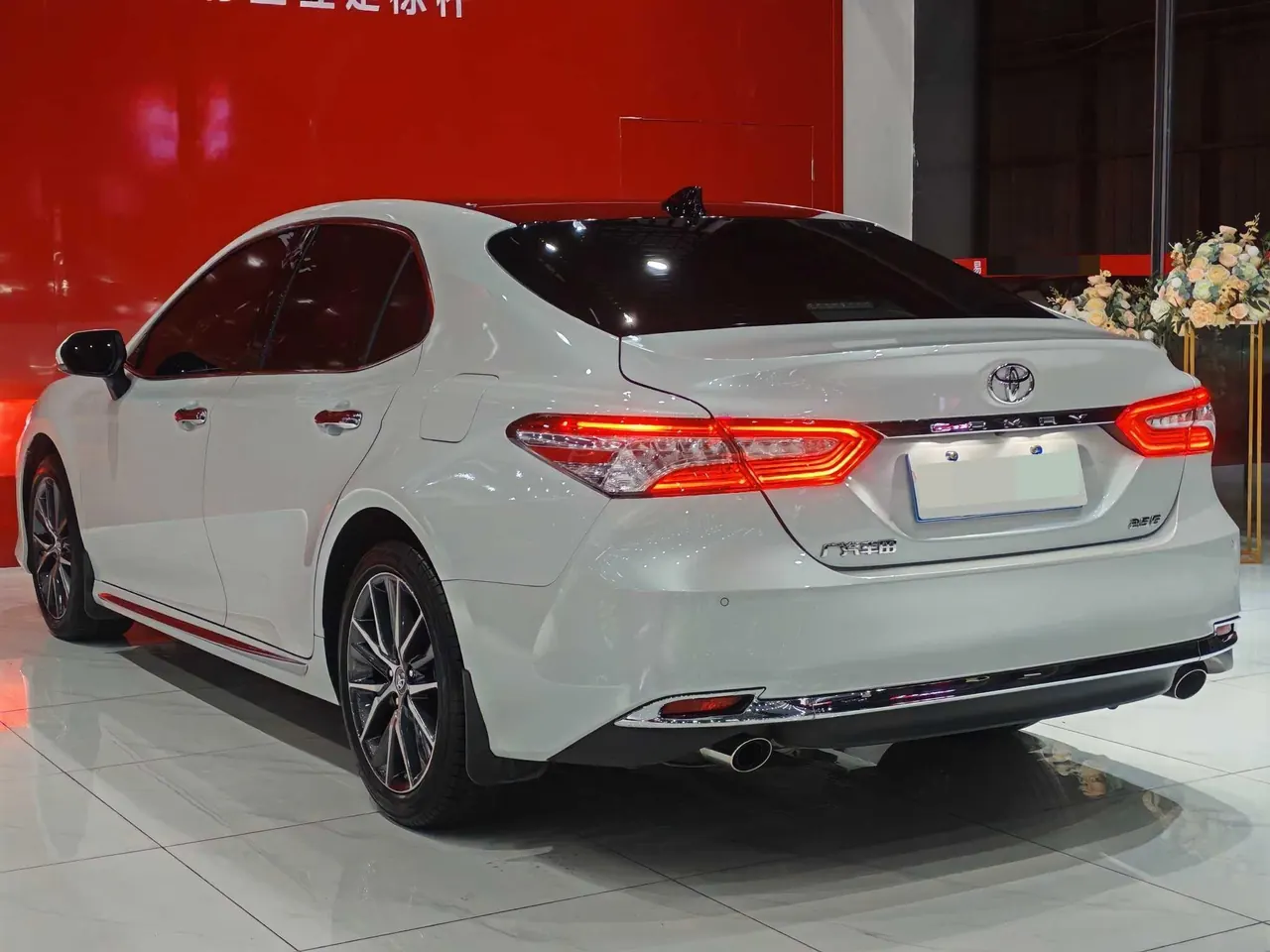 Toyota 2021 Camry 2.5G Deluxe Edition Automatic Gear 8