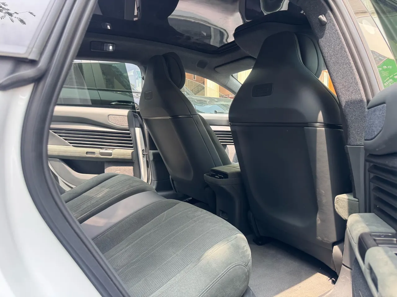 AUDI 2026 E5 Sportback Flagship Quattro Automatic Transmission 3