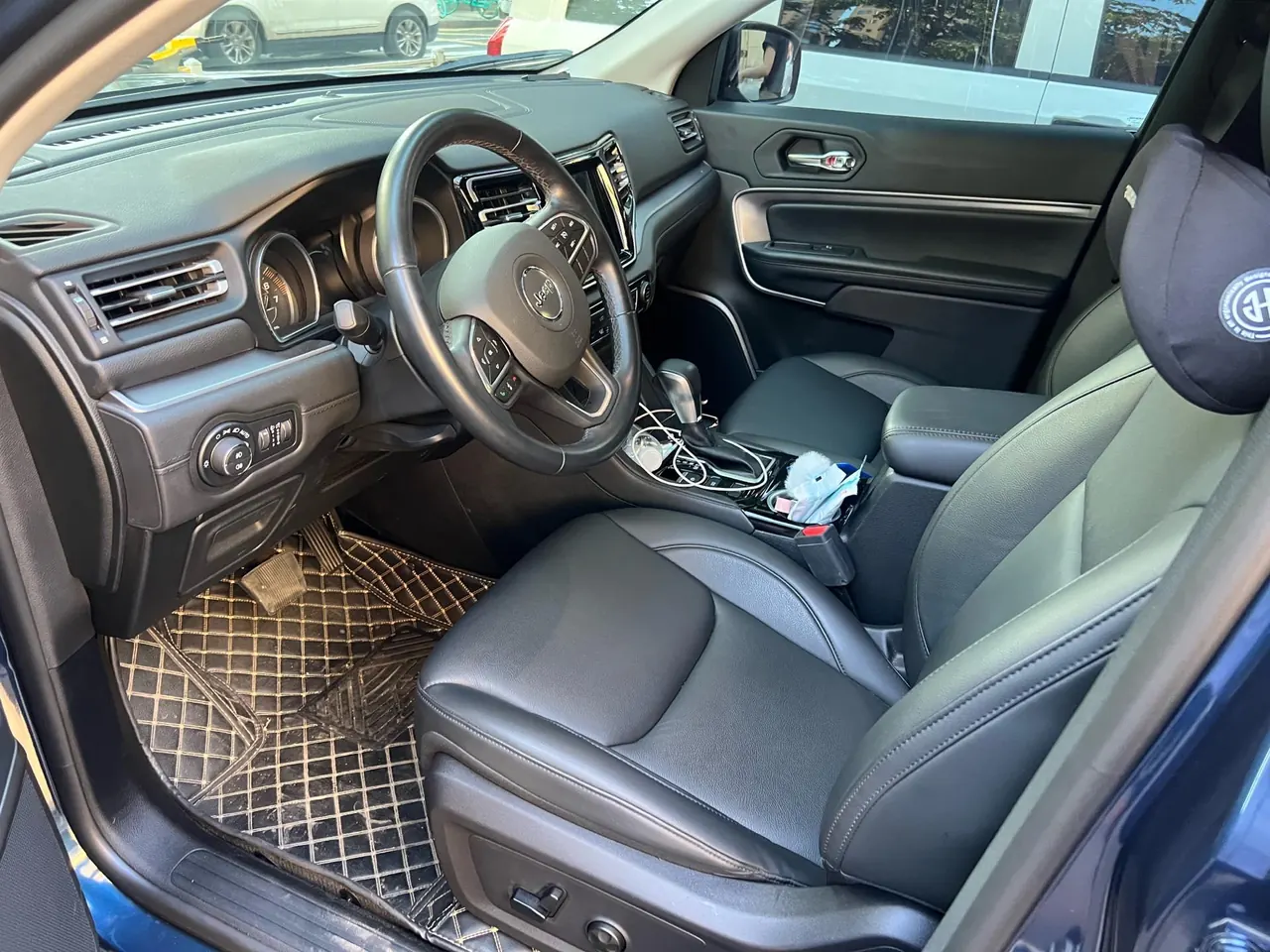 Jeep 2021 Commander 2.0T Two-Drive Elite Automatic Gear 5