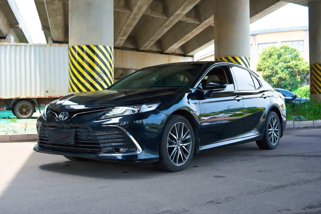 Open image lightbox: Toyota 2021 Camry 2.5G Deluxe Edition Automatic Gear