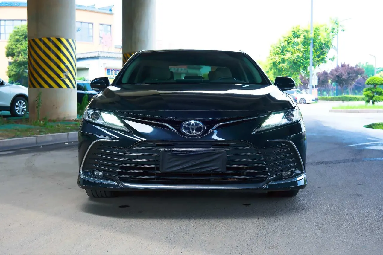 Toyota 2021 Camry 2.5G Deluxe Edition Automatic Gear 2