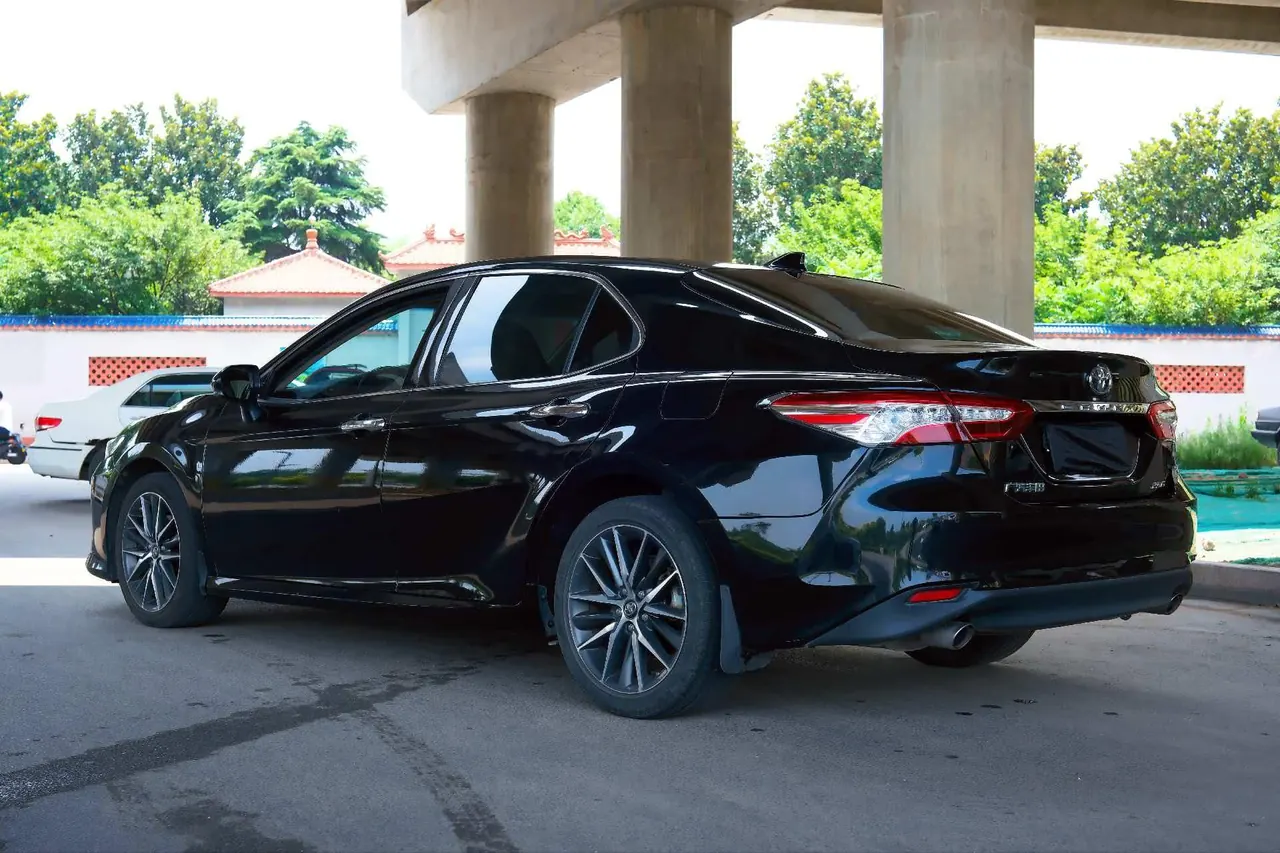 Toyota 2021 Camry 2.5G Deluxe Edition Automatic Gear 7