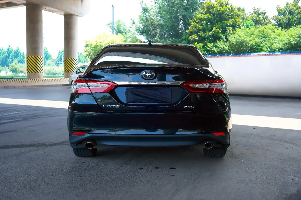 Toyota 2021 Camry 2.5G Deluxe Edition Automatic Gear 8