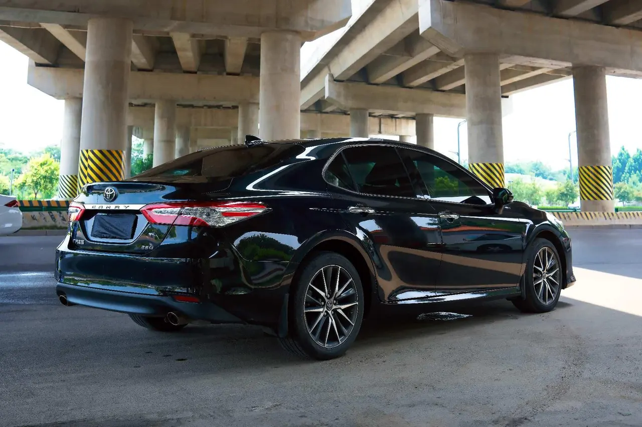 Toyota 2021 Camry 2.5G Deluxe Edition Automatic Gear 9