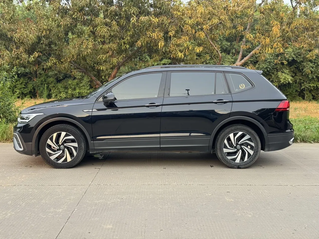 Volkswagen 2022 Tiguan L 2.0TSI 330TSI Two-Drive Comfortable Edition Automatic Gear 8