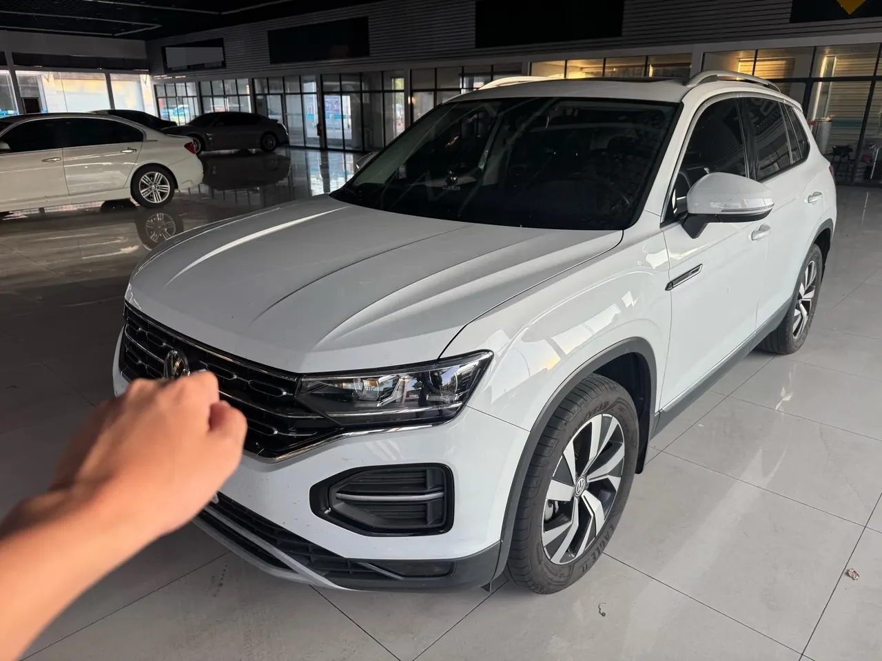 Open image lightbox: Volkswagen 2020 Tanyue 2.0TSI 330TSI Two-Drive Deluxe Smart Joint Edition Automatic Gear