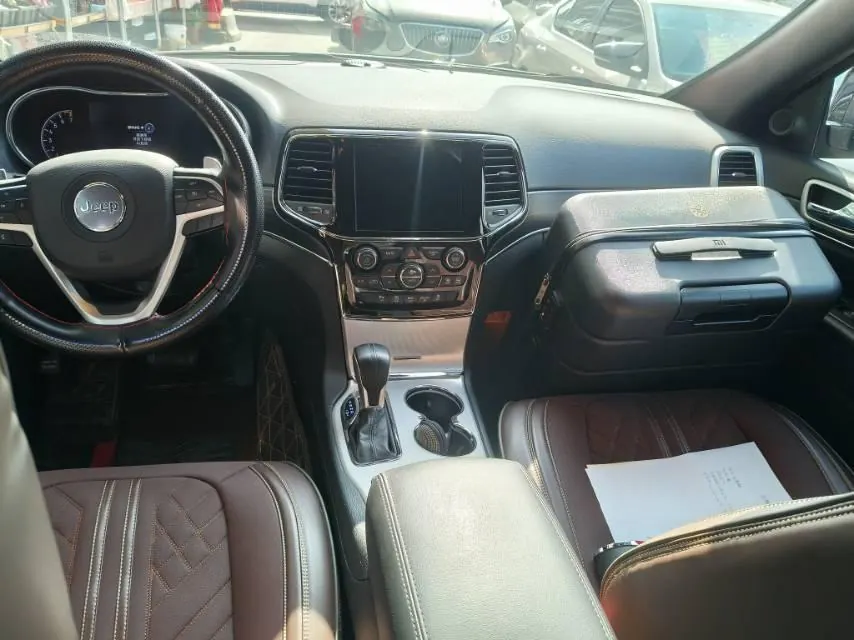 Jeep Grand Cherokee (Imported) 2020 Grand Cherokee 3.0 Elite Navigation Edition Automatic Gear 5