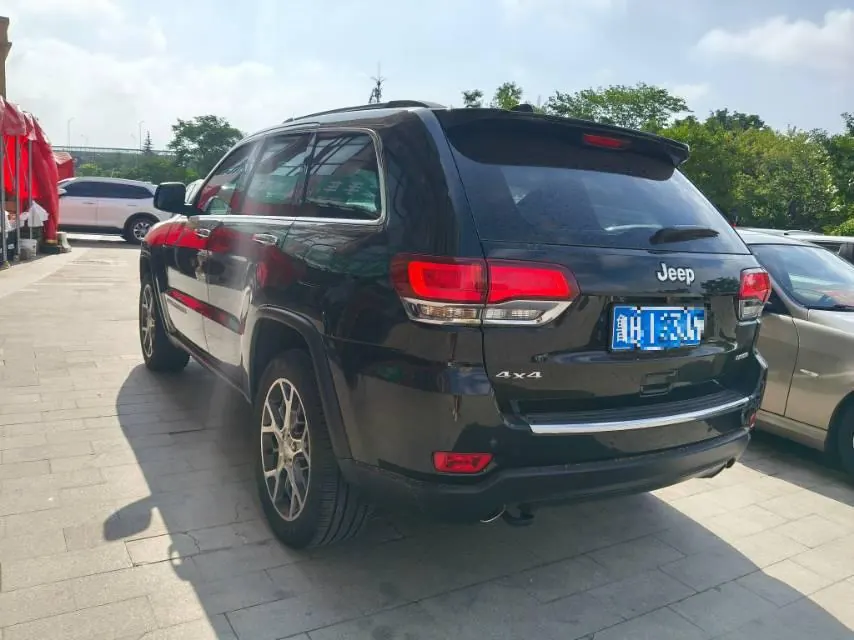 Jeep Grand Cherokee (Imported) 2020 Grand Cherokee 3.0 Elite Navigation Edition Automatic Gear 7