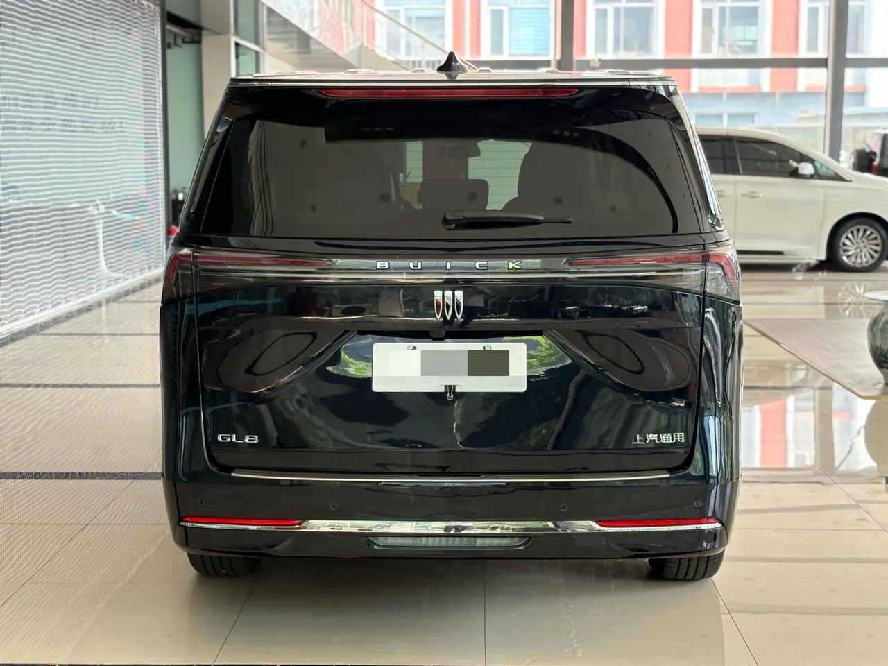 Buick 2025 GL8 Land Business Class 2.0T First Edition Automatic Gear 4