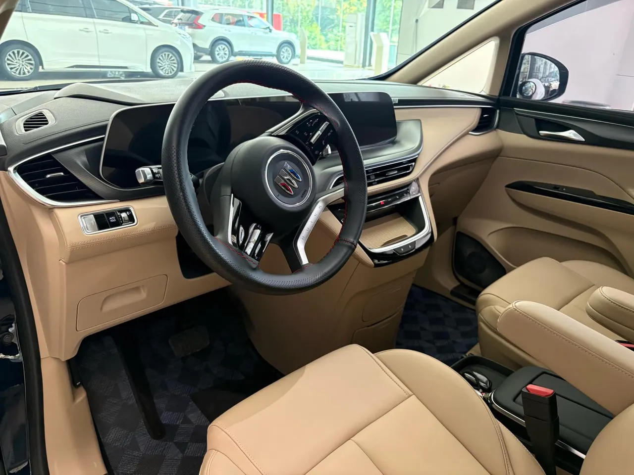 Buick 2025 GL8 Land Business Class 2.0T First Edition Automatic Gear 8