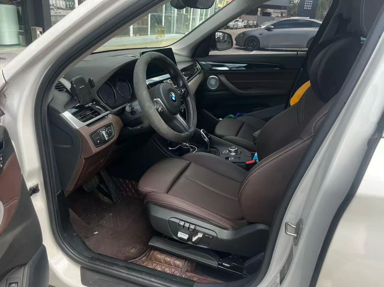 BMW 2021 X1 sDrive25Li 2.0T Leading Automatic Gear 4