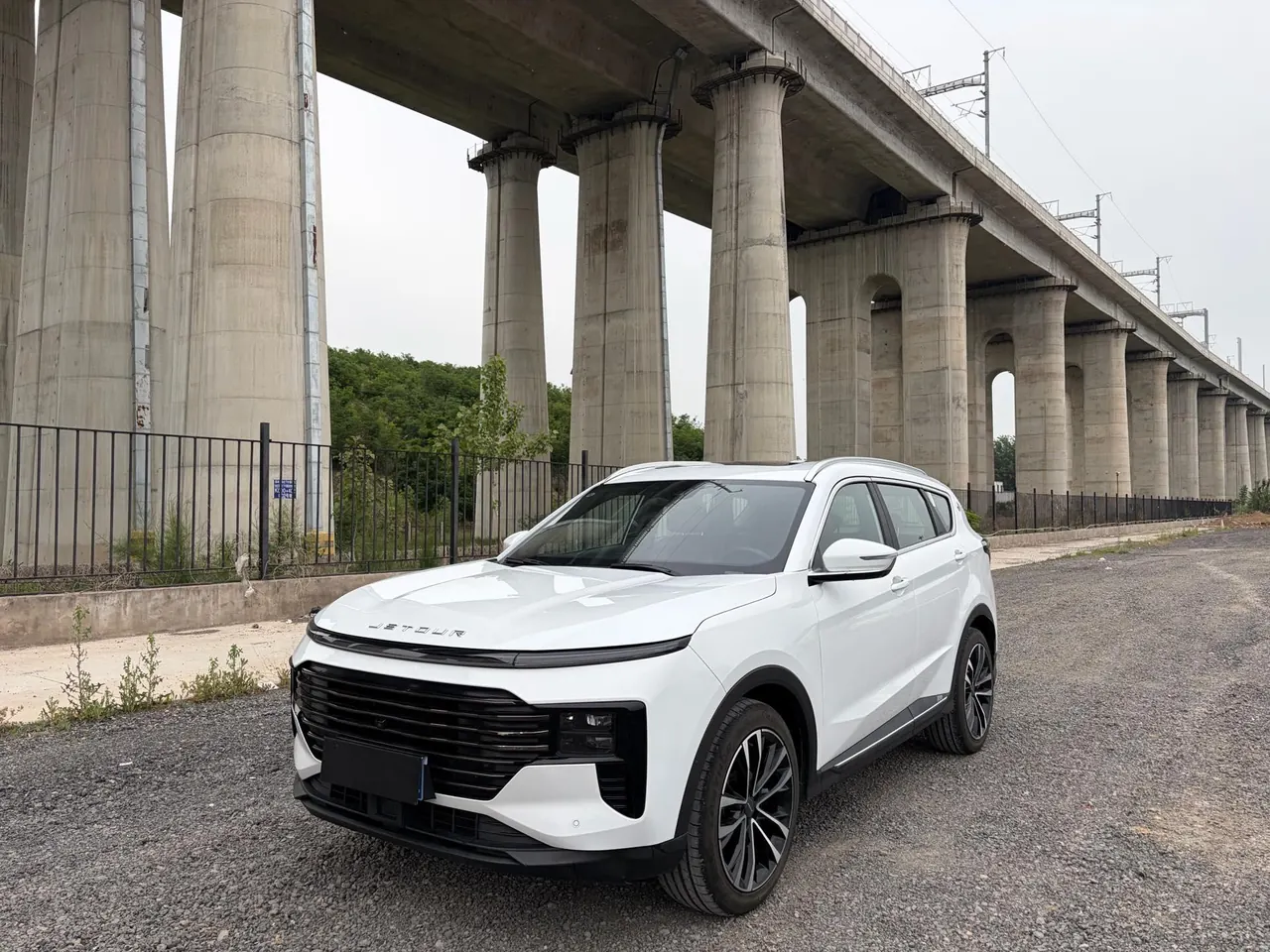 Открыть галерею: Jetour 2025 X70 PLUS 1.5T Ultimate 7-seat Automatic Gear