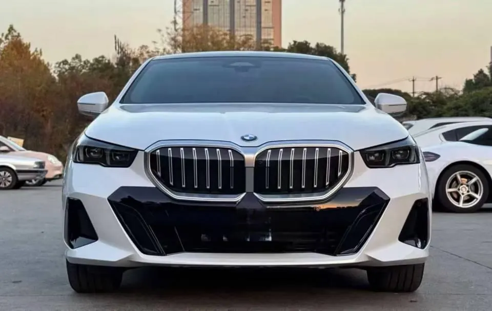 BMW 5 Series 2026 model 530Li 48V 2.0T Leading Edition M Sport Package Automatic 2