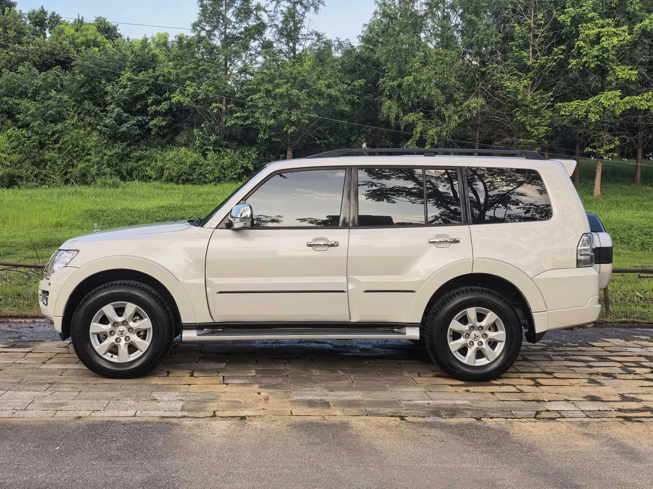 Mitsubishi Pajero (Imported) 2020 Pajero 3.0 Deluxe Automatic Gear 2