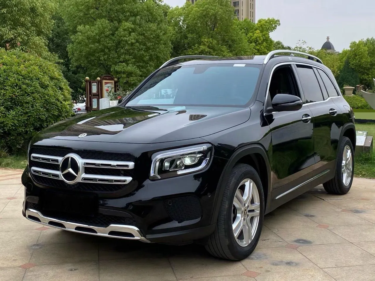 Open image lightbox: Mercedes Benz 2023 GLB 220 2.0T Dynamic Automatic
