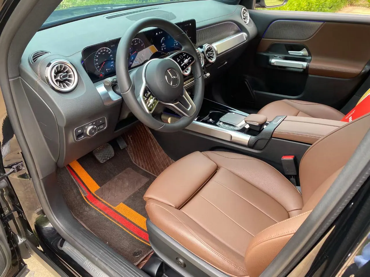 Mercedes Benz 2023 GLB 220 2.0T Dynamic Automatic 3