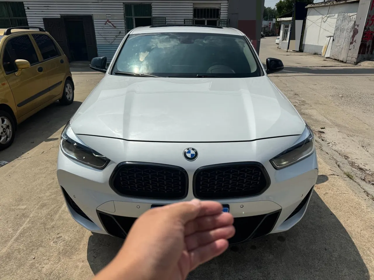BMW 2023 X2 sDrive25i 2.0T M sports obsidian night version automatic gear 2