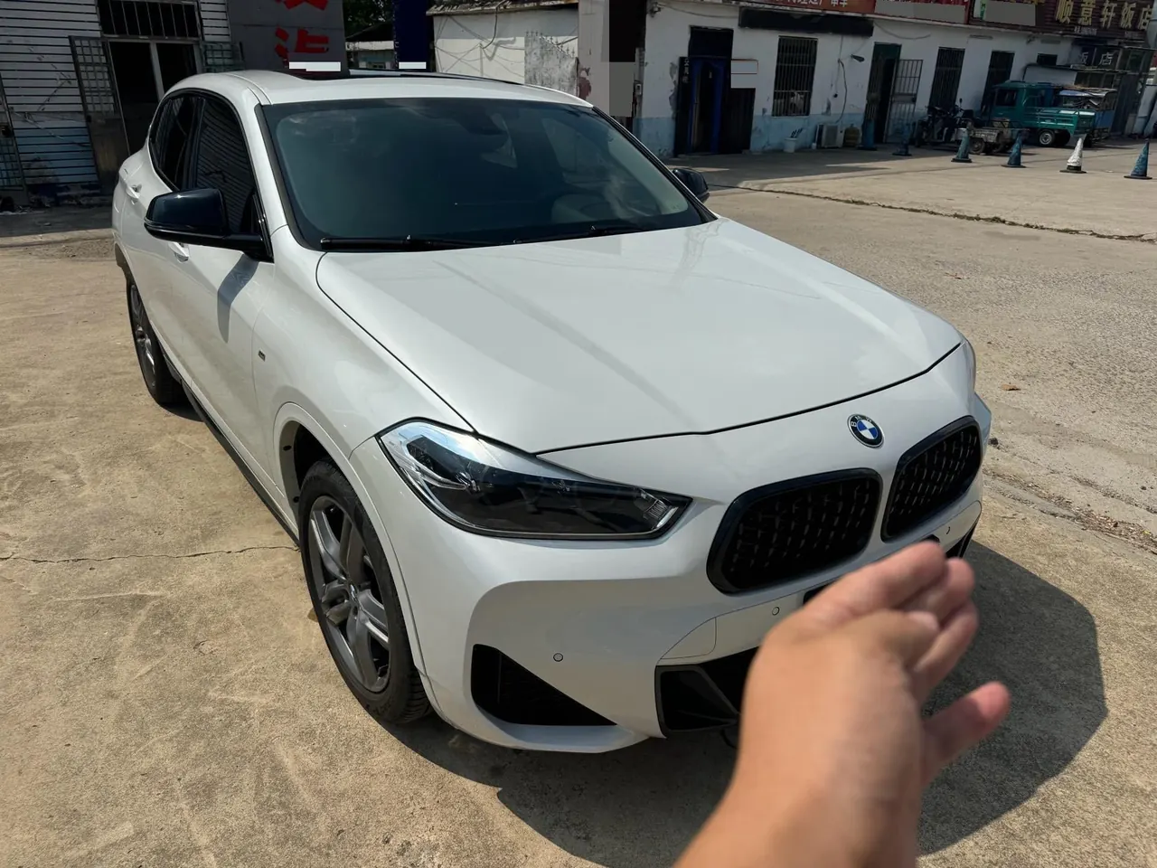 BMW 2023 X2 sDrive25i 2.0T M sports obsidian night version automatic gear 3