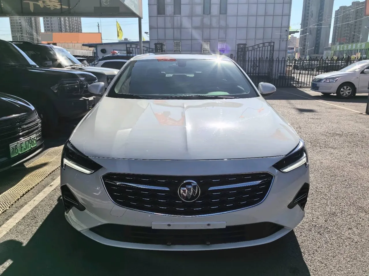 Buick 2020 Regal 1.5T 552T Elite Automatic Gear 2