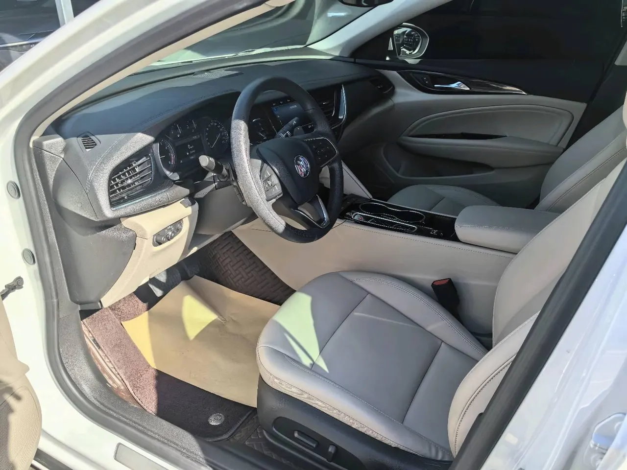 Buick 2020 Regal 1.5T 552T Elite Automatic Gear 3