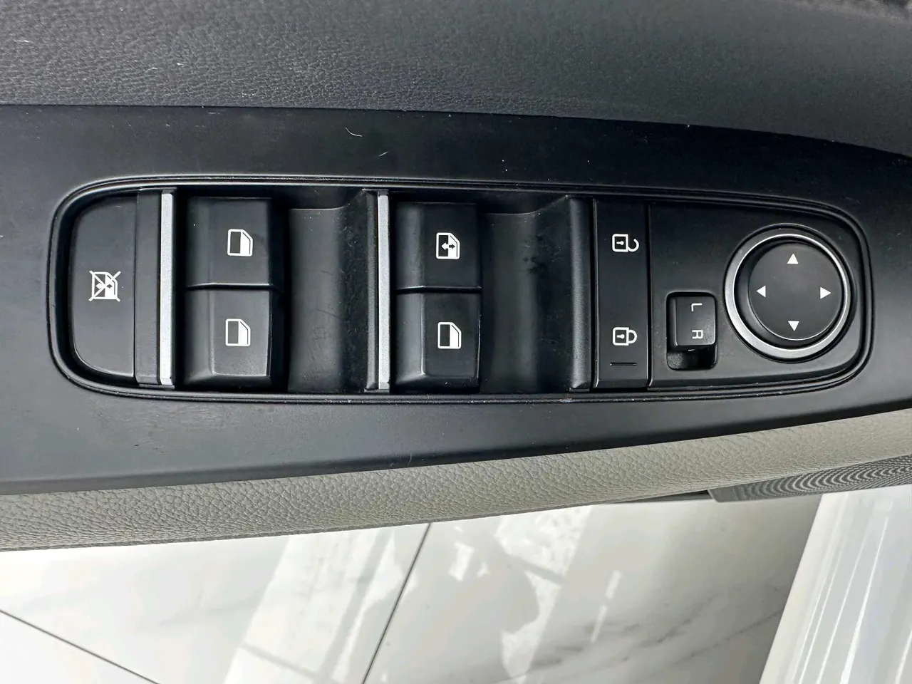 Kia 2023 K3 1.5 Stepless Deluxe Edition Automatic Gear 12