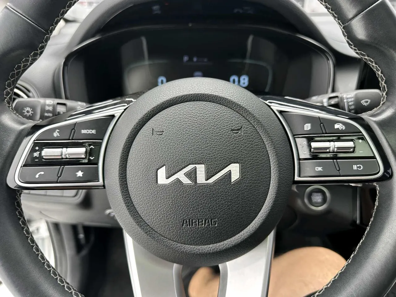 Kia 2023 K3 1.5 Stepless Deluxe Edition Automatic Gear 15