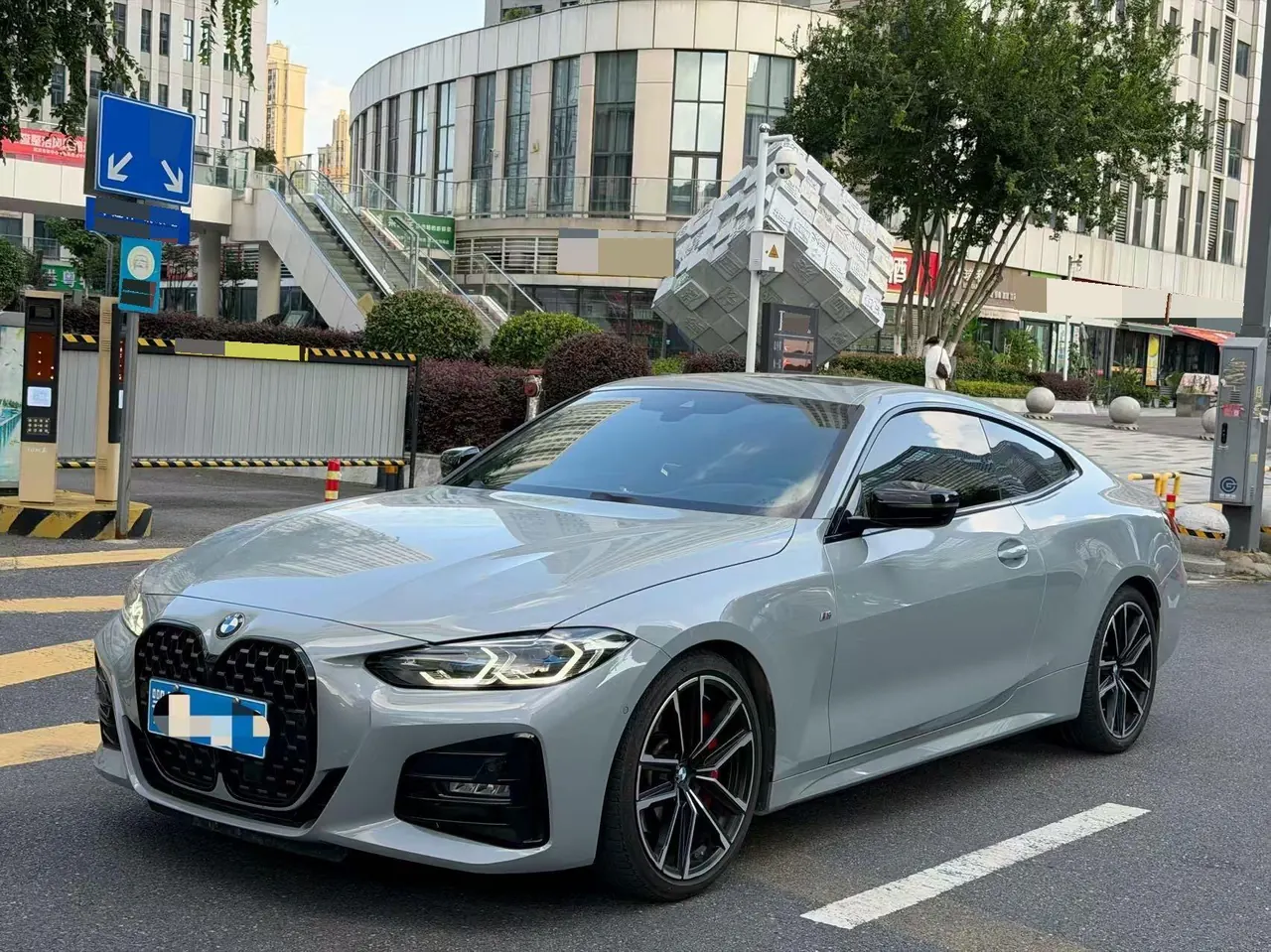 Open image lightbox: BMW 4 Series (Imported) 2022 430i Coupe 2.0T M Sports Obsidian Night Kit (Changed to 2) Automatic Gear