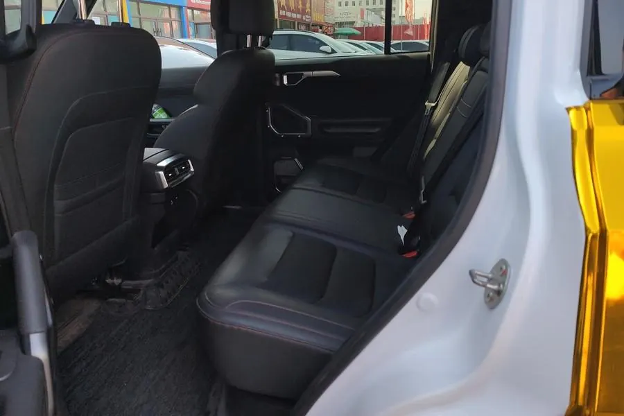 Jetour 2024 Traveler 2.0T 4-wheel Drive Silver Dragon Wing Automatic Gear 6