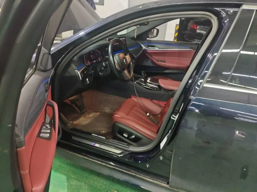 BMW 5 Series 2022 530Li 2.0T Leading Luxury Suit (Change 2) Automatic Gear 5