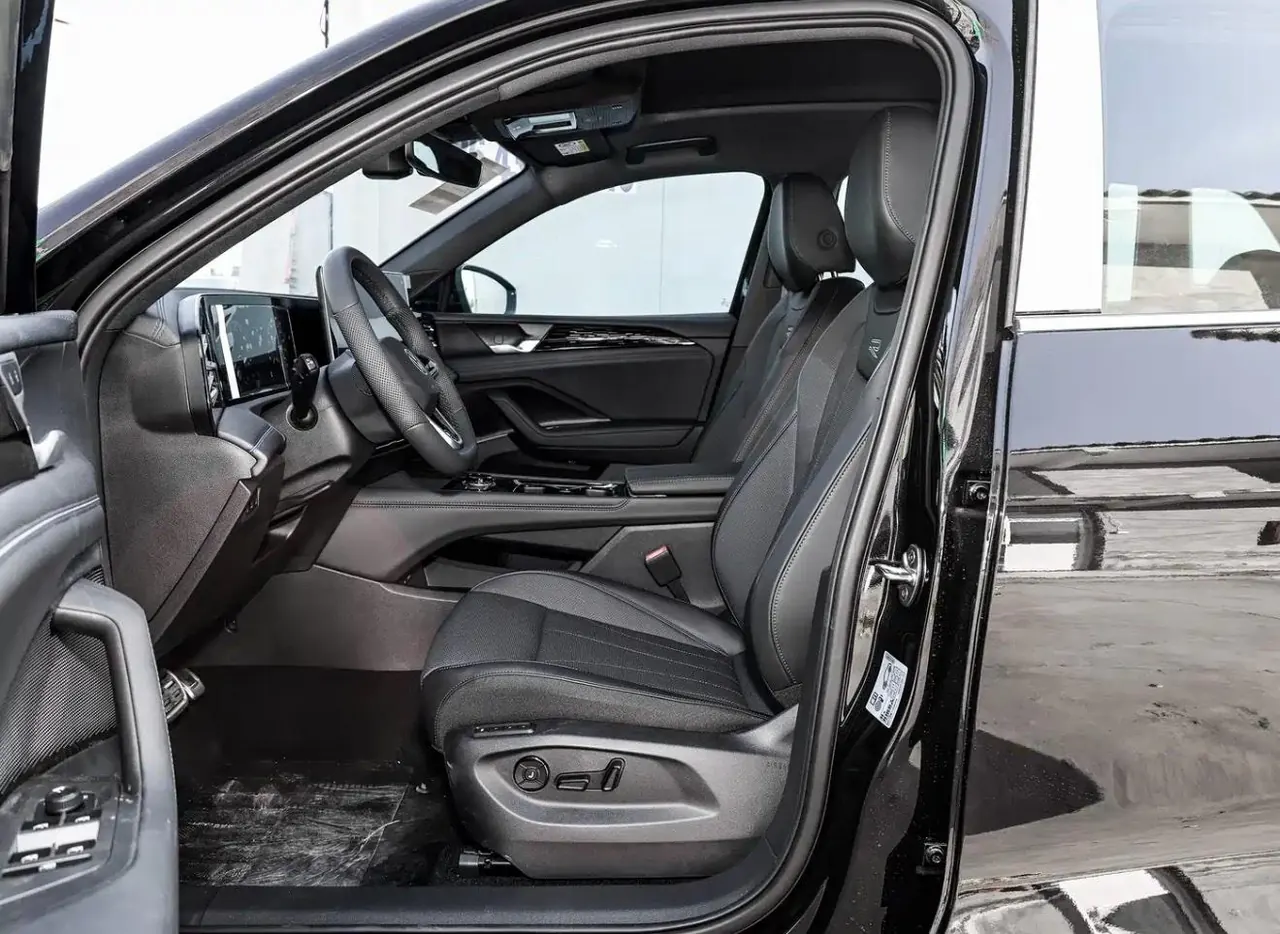 Volkswagen 2026 Tiguan L PRO 2.0TSI 380TSI Two-Drive R-Line Pilot Edition Automatic Gear 4