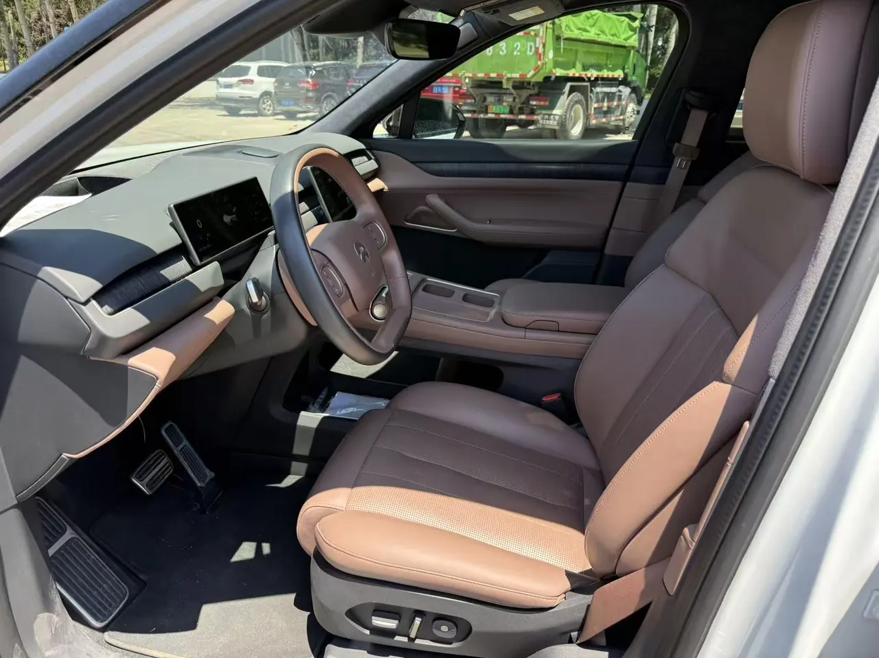 NIO 2023 ES8 75kWh Executive Edition Automatic Gear 3