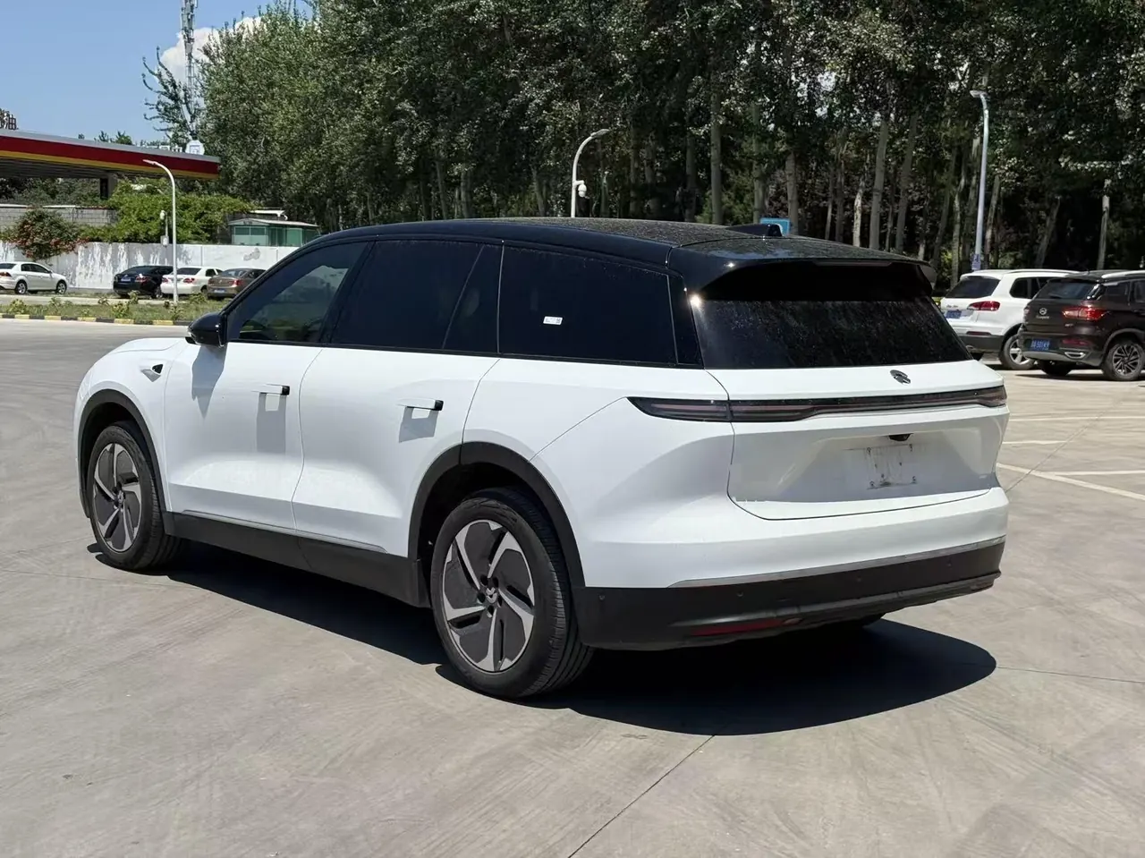 NIO 2023 ES8 75kWh Executive Edition Automatic Gear 5