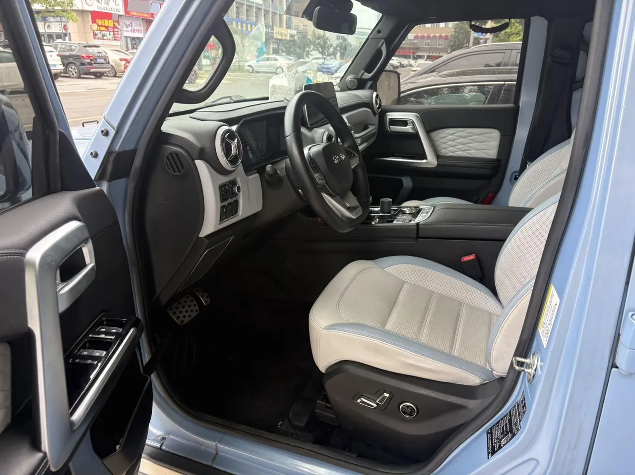 Beijing 2023 BJ40 2.0D Four-wheel Drive Blade Hero Edition Chivalrous Type (Front and Rear Electric Lock) Automatic Gear 5