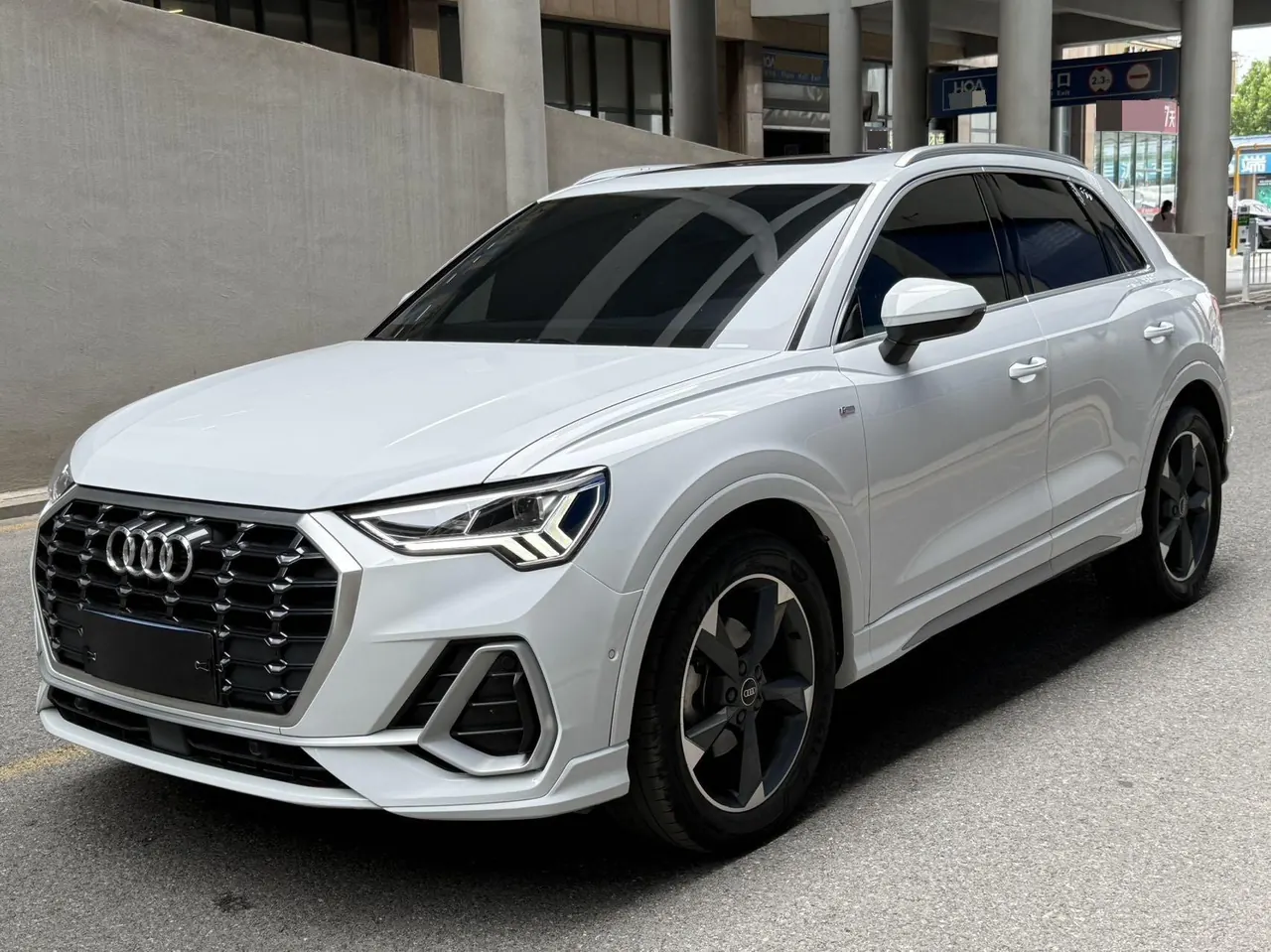 Audi 2023 Q3 1.4TFSI 35TFSI Fashion Dynamic Automatic - View 1