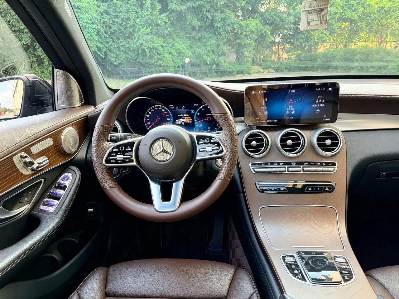 Mercedes Benz 2022 GLC 260 L 4MATIC 2.0T Luxury Automatic 5