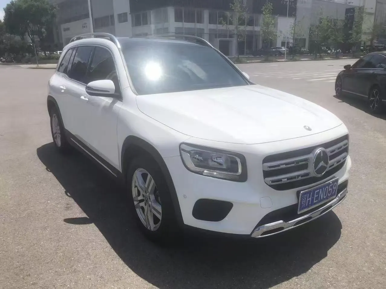 Mercedes Benz 2020 GLB 180 1.3T Dynamic Automatic 3