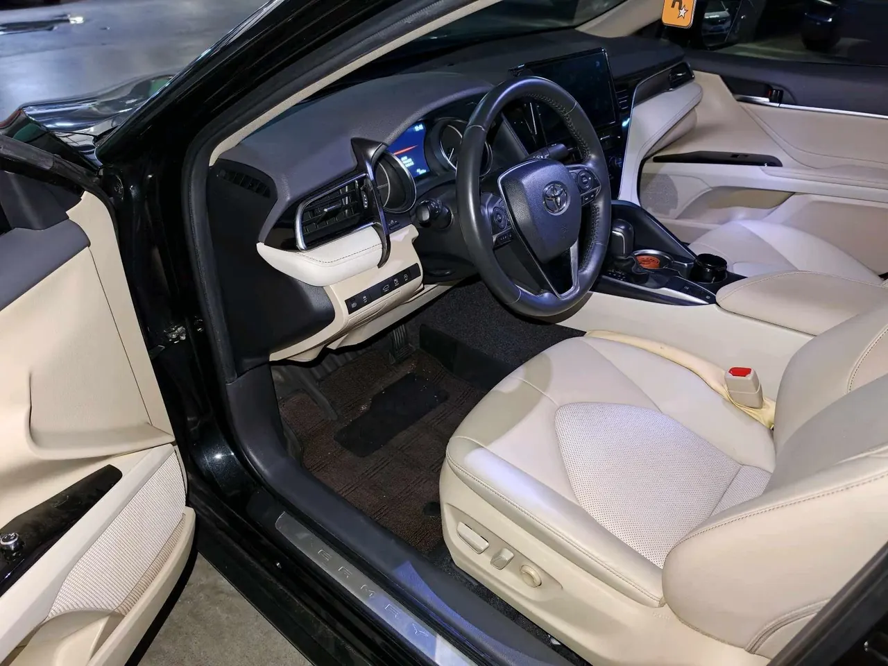 Toyota 2021 Camry 2.0G Stepless Deluxe Edition Automatic Gear 3
