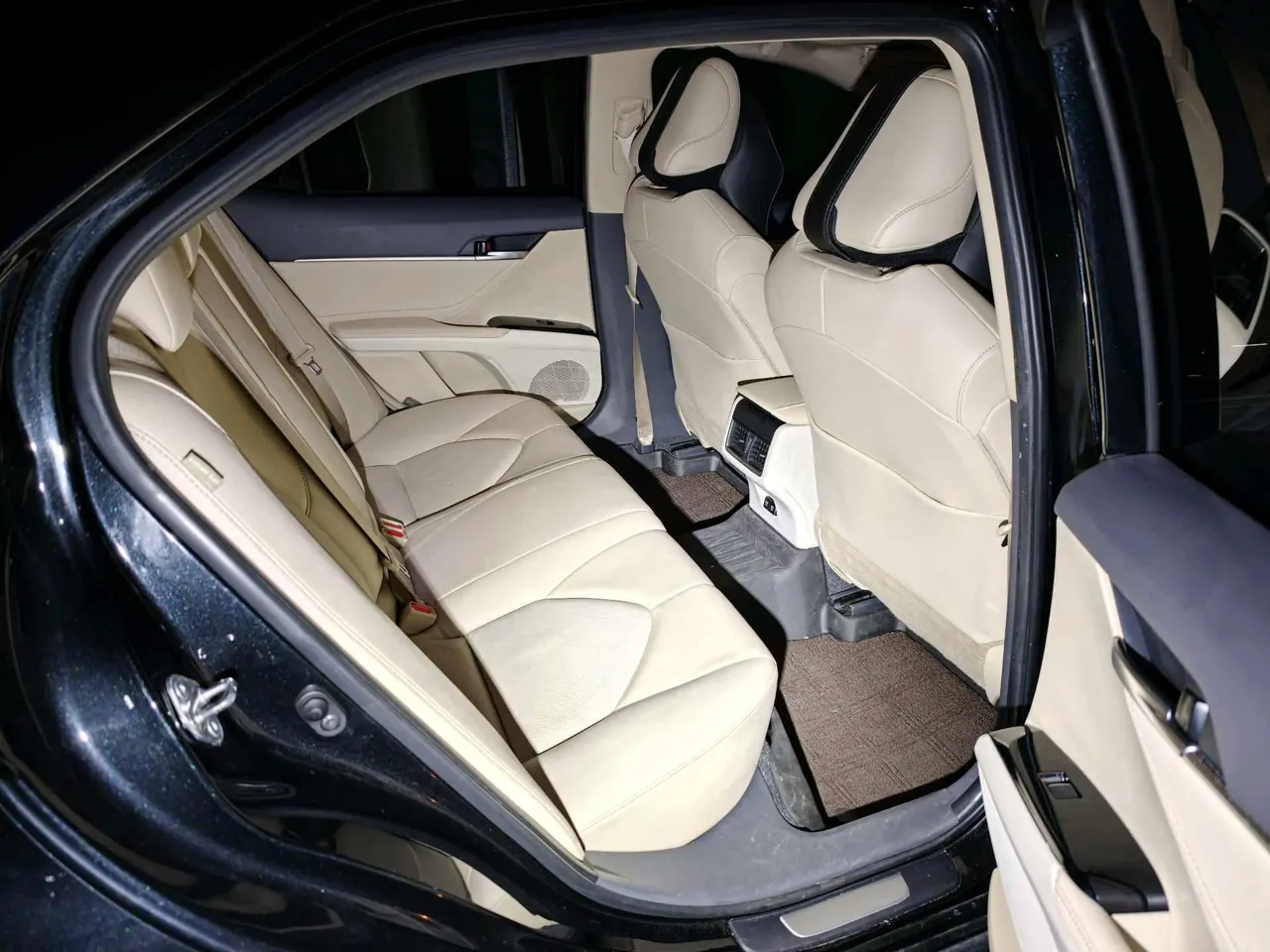 Toyota 2021 Camry 2.0G Stepless Deluxe Edition Automatic Gear 4
