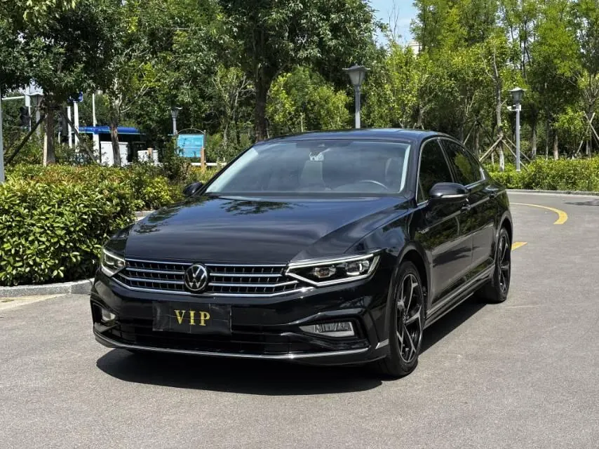 Volkswagen 2023 Magotan 2.0TSI 330TSI 2 million Commemorative Luxury Automatic Gear - View 1