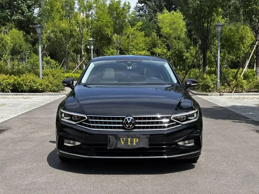 Volkswagen 2023 Magotan 2.0TSI 330TSI 2 million Commemorative Luxury Automatic Gear 2