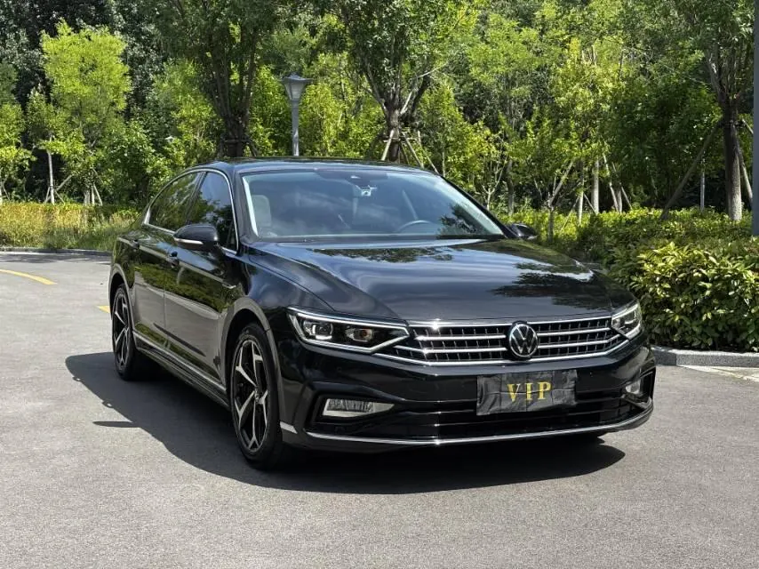 Volkswagen 2023 Magotan 2.0TSI 330TSI 2 million Commemorative Luxury Automatic Gear 3