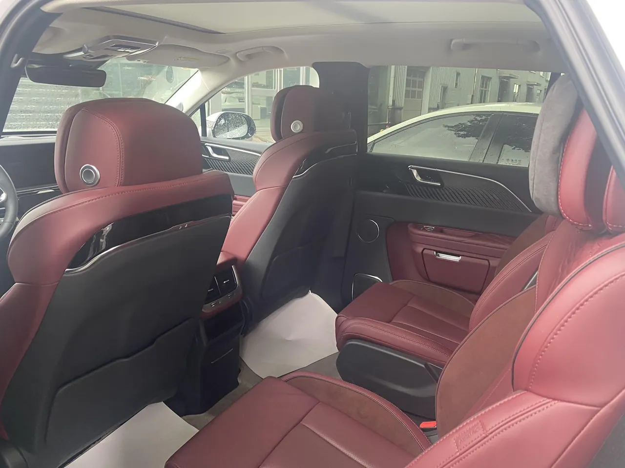 HongQi 2022 E-HS 9 690km Flag Edition 6-seat Automatic Gear 6