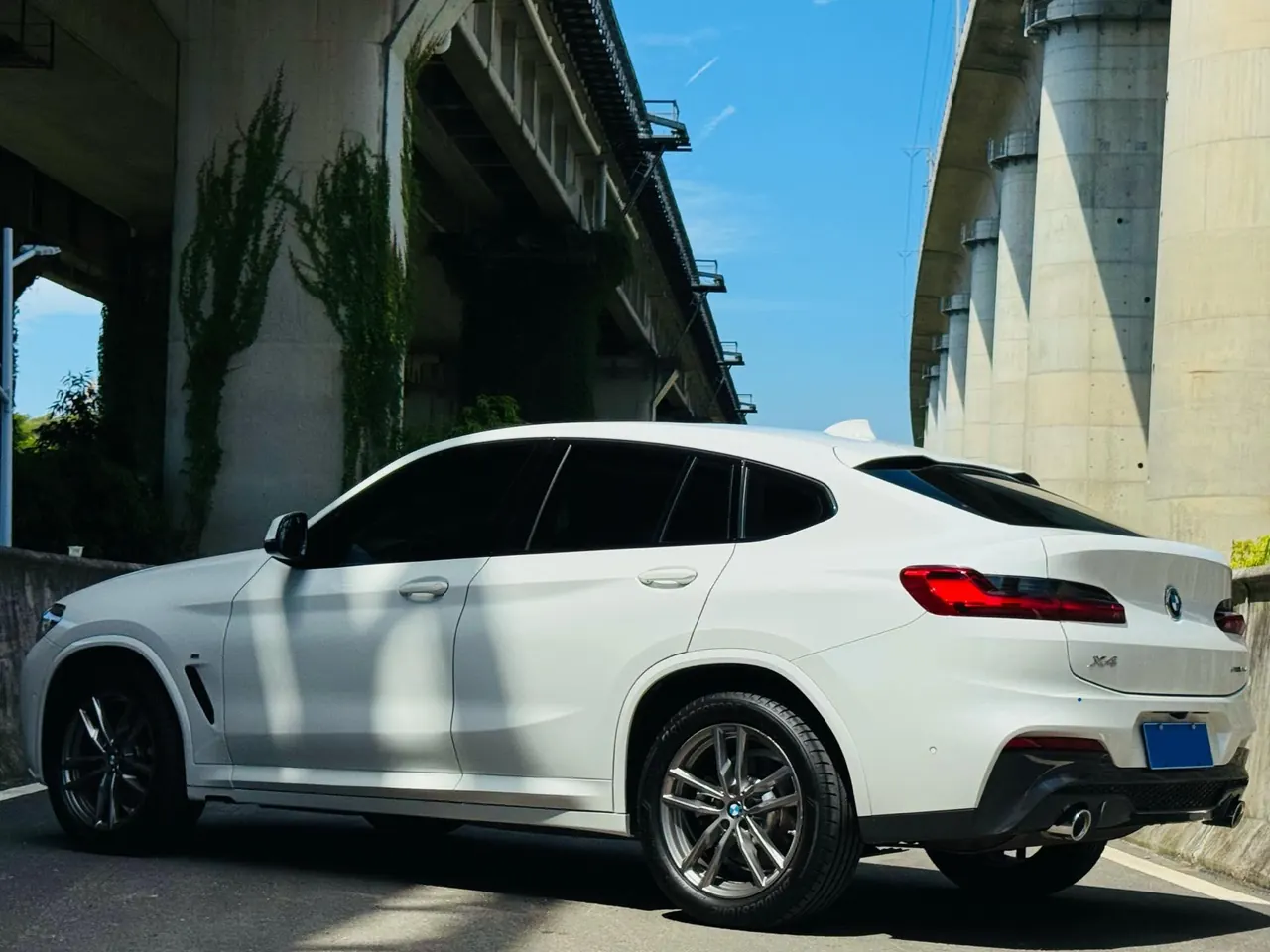 BMW X4 (Imported) 2021 X4 xDrive25i 2.0T M Sports Suit Automatic Gear 7